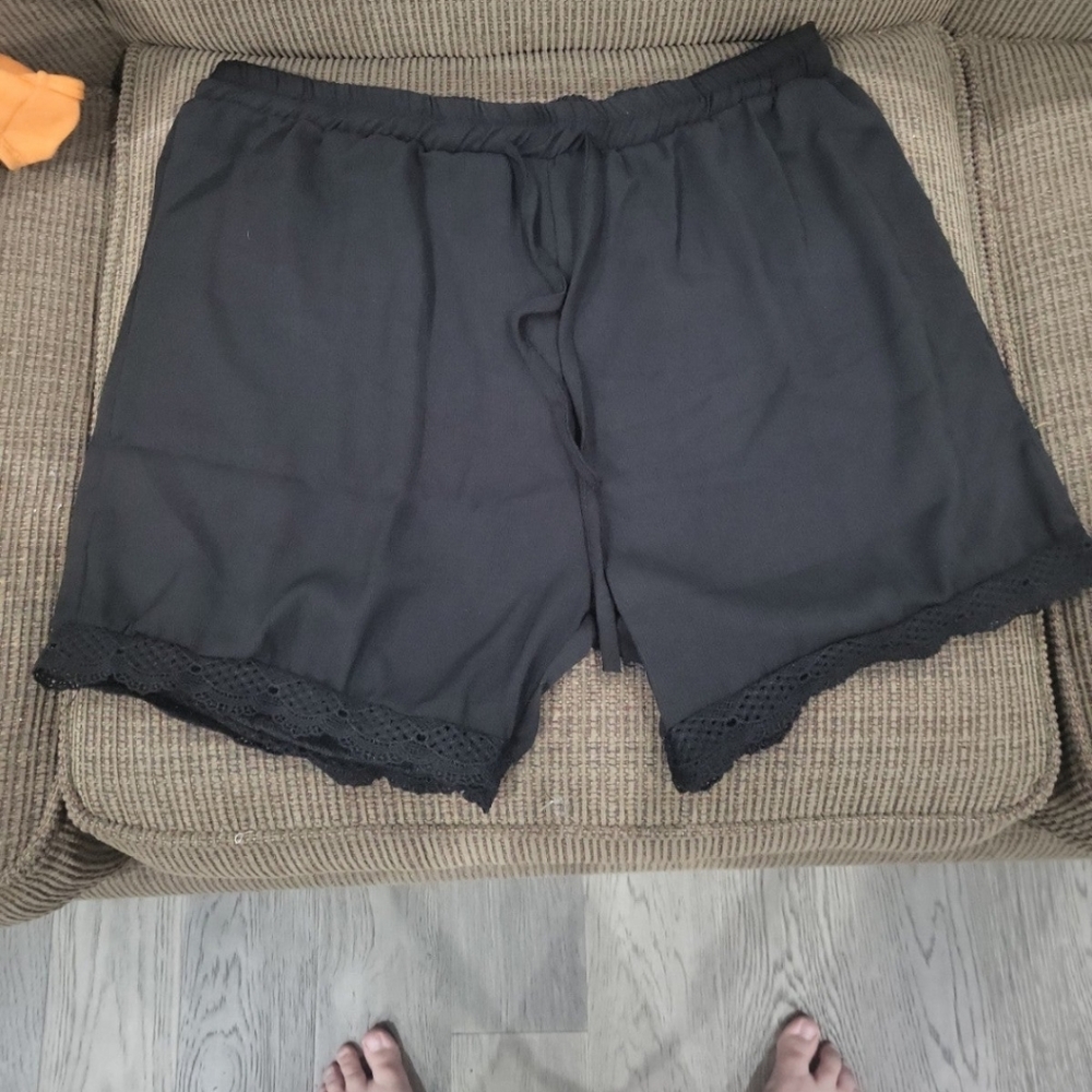 AXXD Women's Shorts (3 XL)